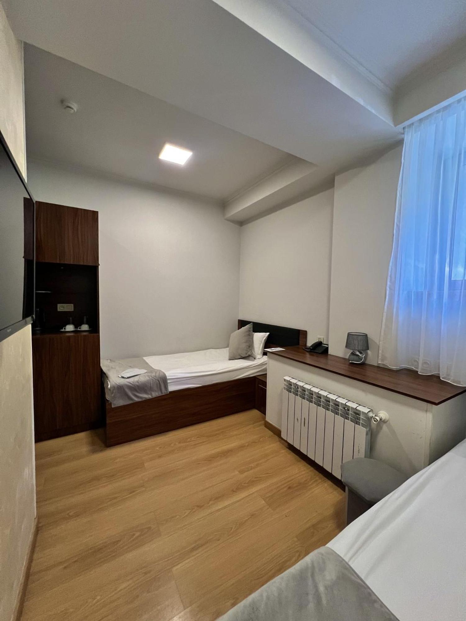Mashtots Hotel Yerevan Luaran gambar