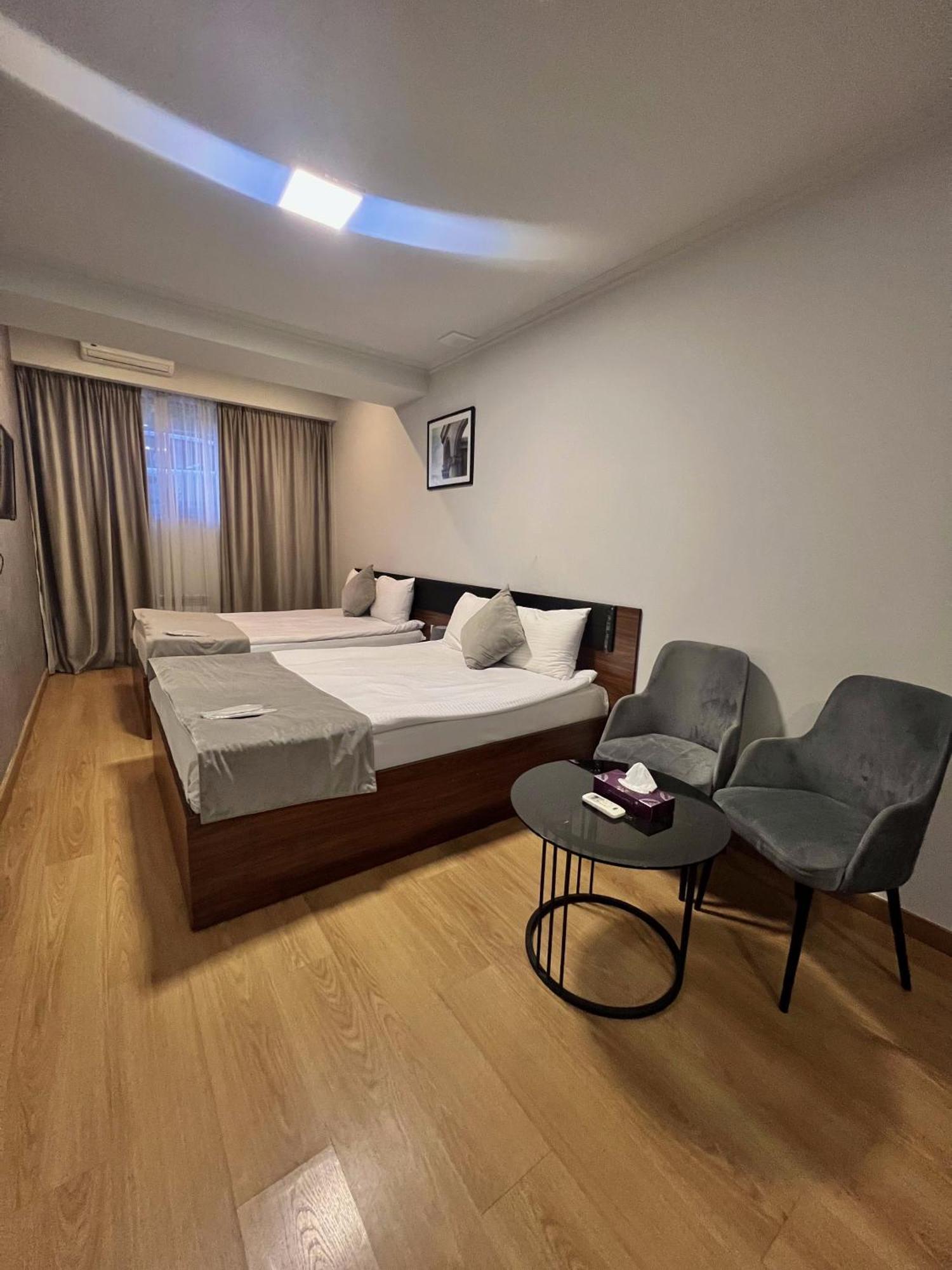 Mashtots Hotel Yerevan Luaran gambar
