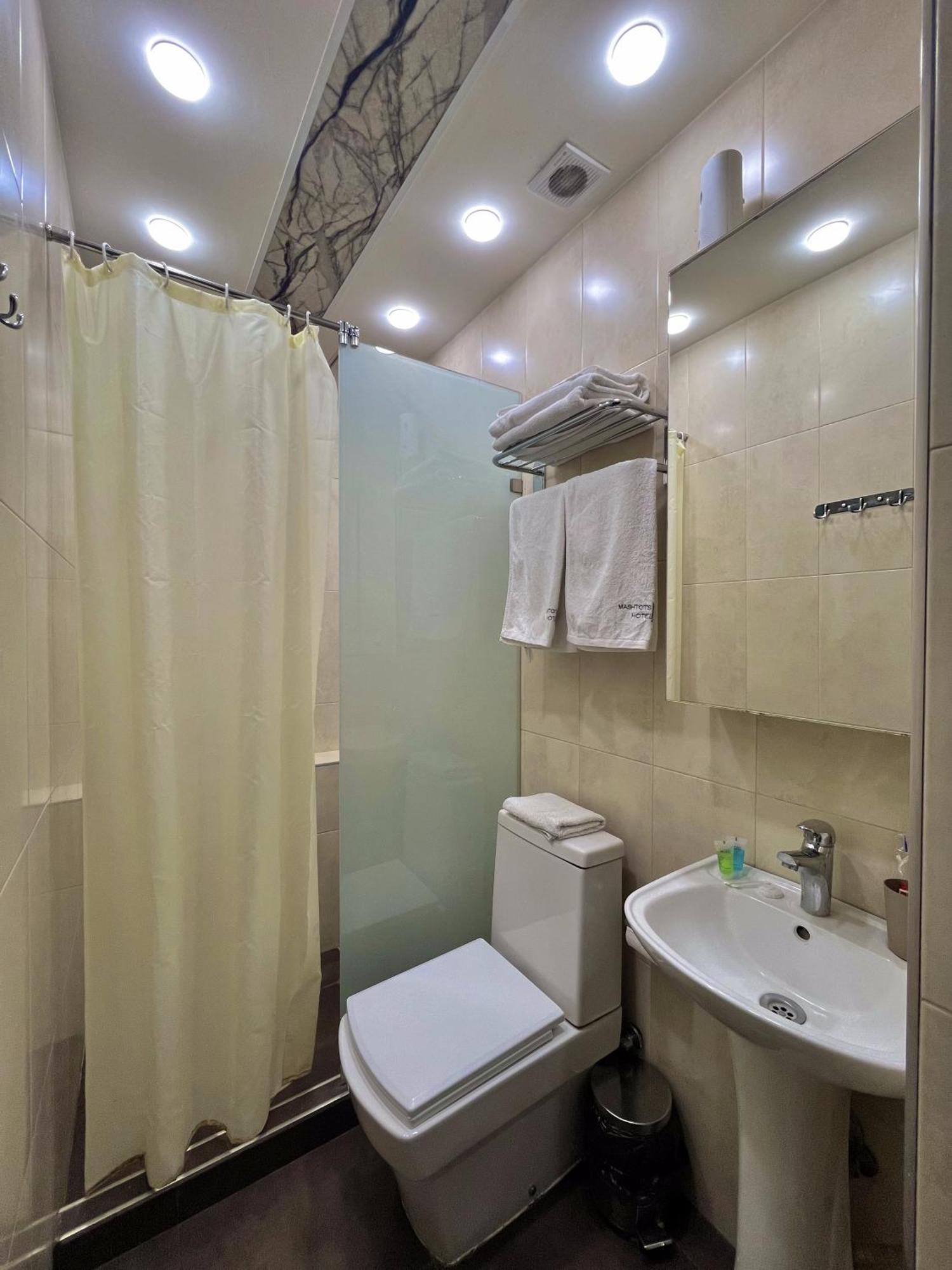Mashtots Hotel Yerevan Luaran gambar