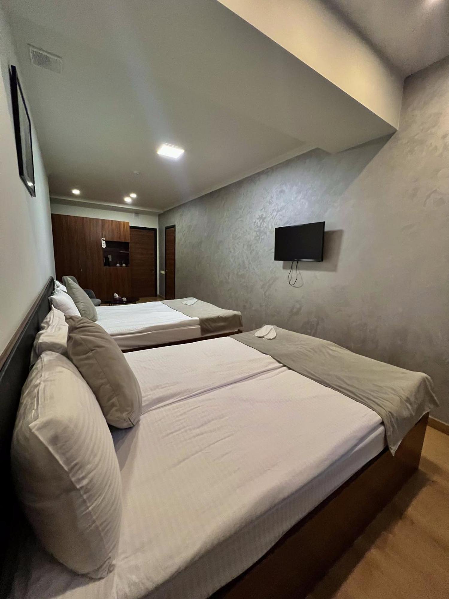 Mashtots Hotel Yerevan Luaran gambar